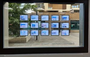 Top 3 des fournisseurs du porte-affiche vitrine immobilier